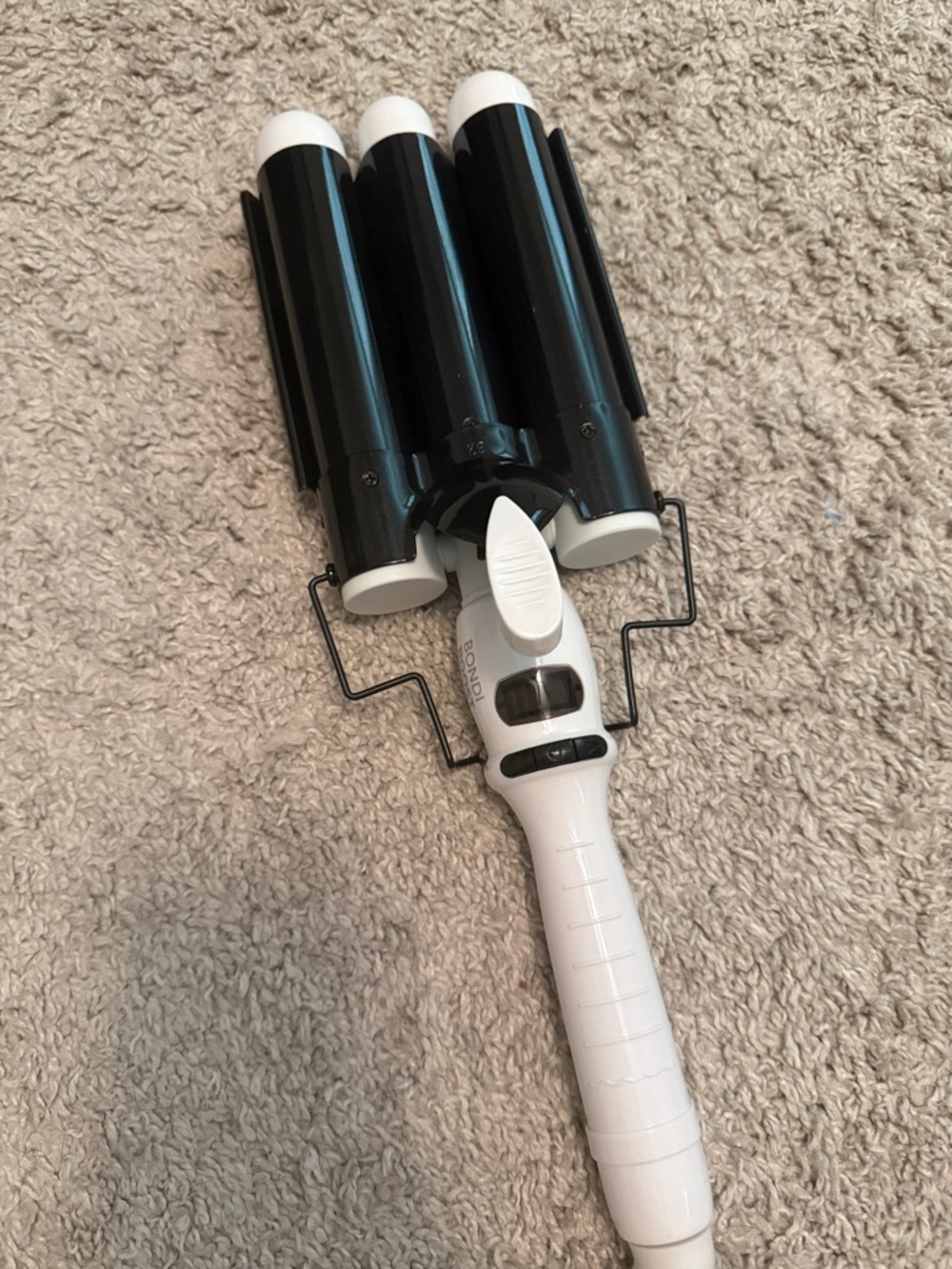 Triple Barrel Hair Waver - Black & White